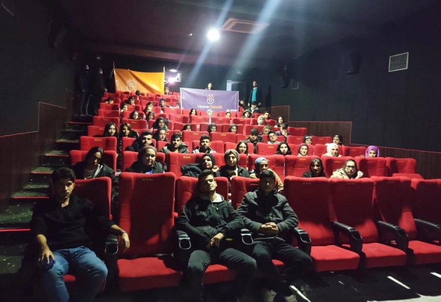 4 bin öğrenci sinema keyfi yaşadı 