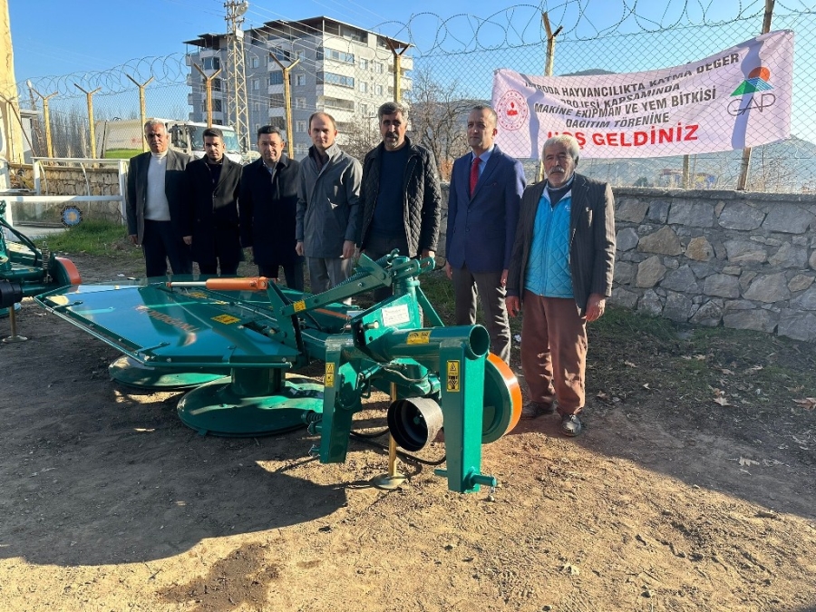 Hazro’da hayvancılıkla uğraşan vatandaşlara destek 