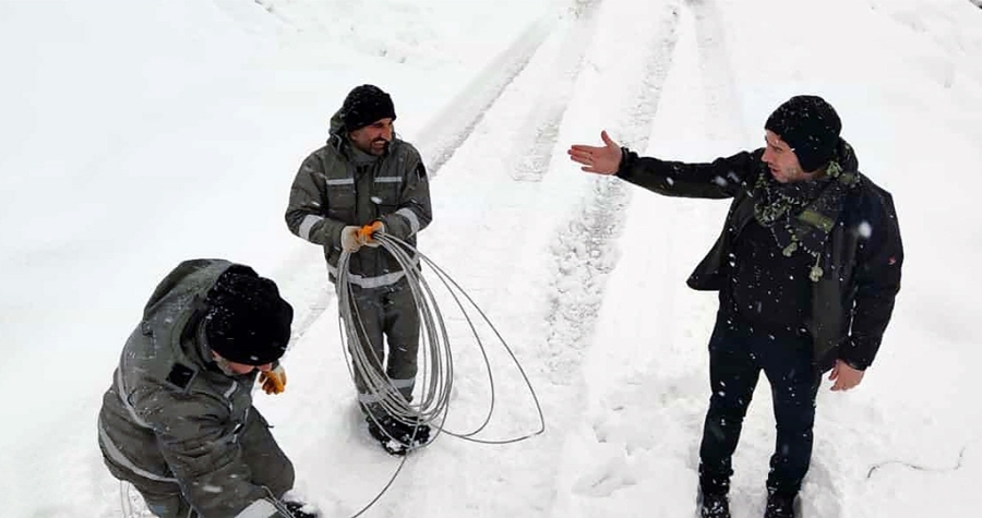 Beytüşşebap’da 2800 metre irtifada, 1 metrelik karda arıza giderildi