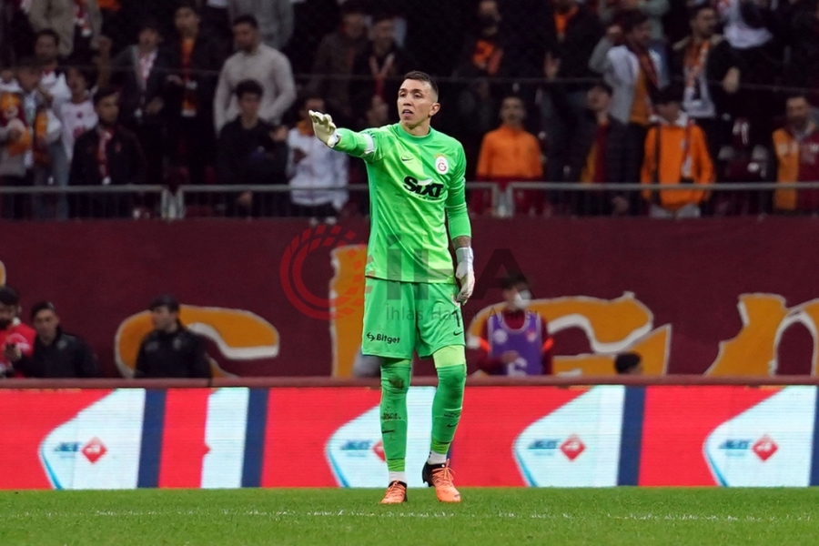 Fenerbahçe derbilerinin en deneyimlisi Fernando Muslera