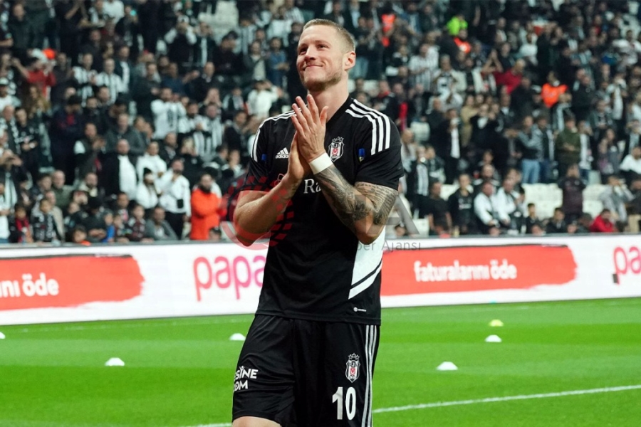 Beşiktaş, Weghorst'un transfer haberlerini yalanladı