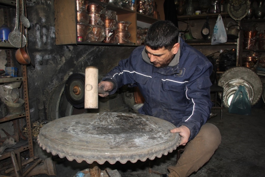 Siirt'te soy isminin hakkını veren bakırcı, 37 yıldır dede mesleğini sürdürüyor