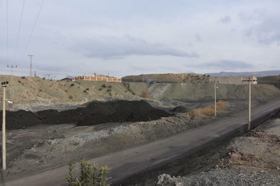 ŞIRNAK’TA KÖMÜR İŞLETMELERİNİN OLUŞTURDUĞU SORUN ÇÖZÜLMEYİ BEKLİYOR