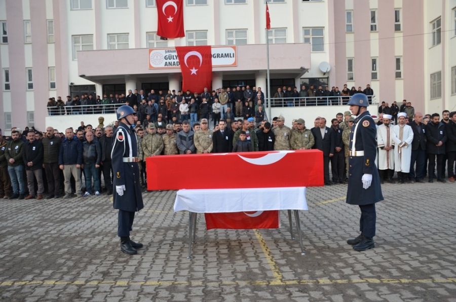 Şırnak’ta çatışmada şehit olan güvenlik korucusu son yolculuğuna uğurlandı