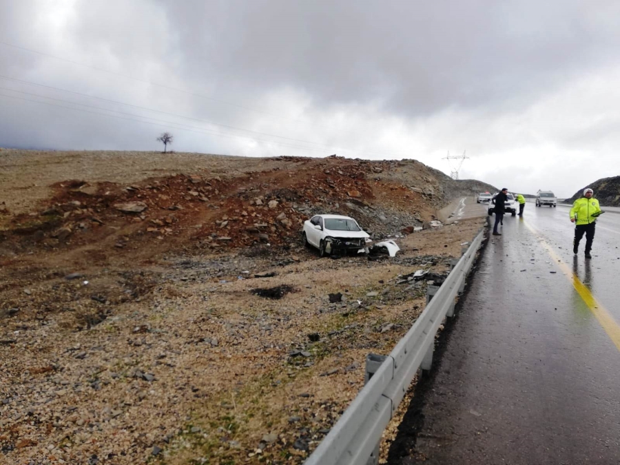 ŞIRNAK-CİZRE KARAYOLUNDA ZİNCİRLEME KAZA: 5 YARALI