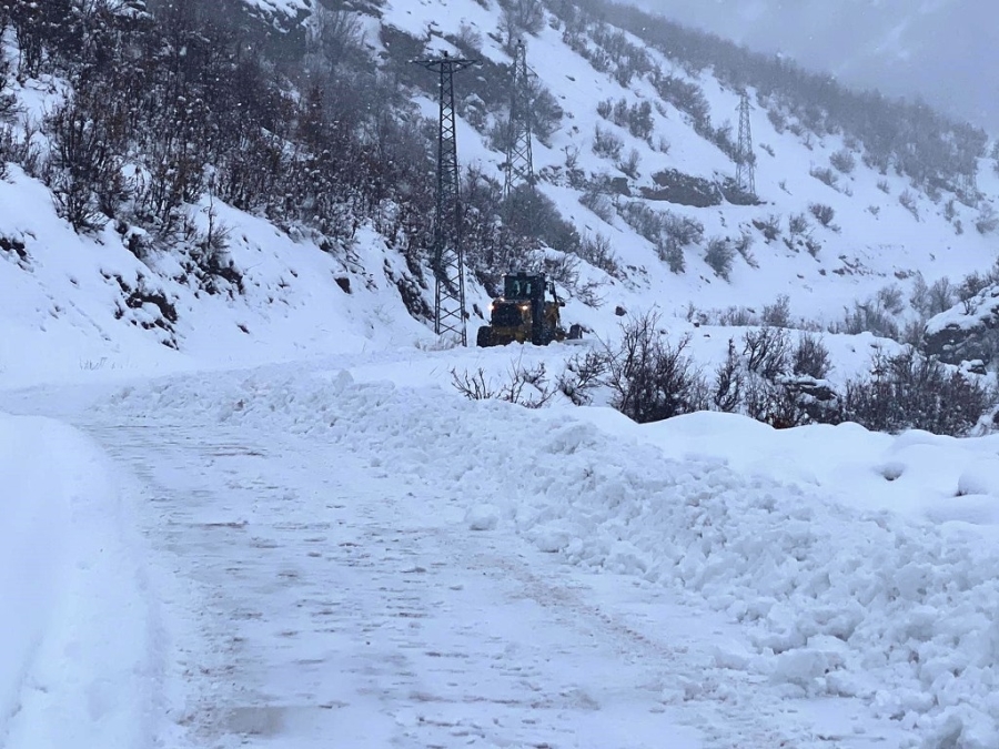 Şırnak Valiliğinden vatandaşlara ve sürücülere kar yağışı uyarısı