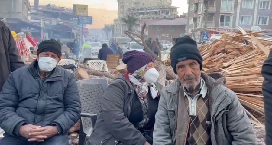 Hatay’da ailelerin bekleyişi devam ediyor 