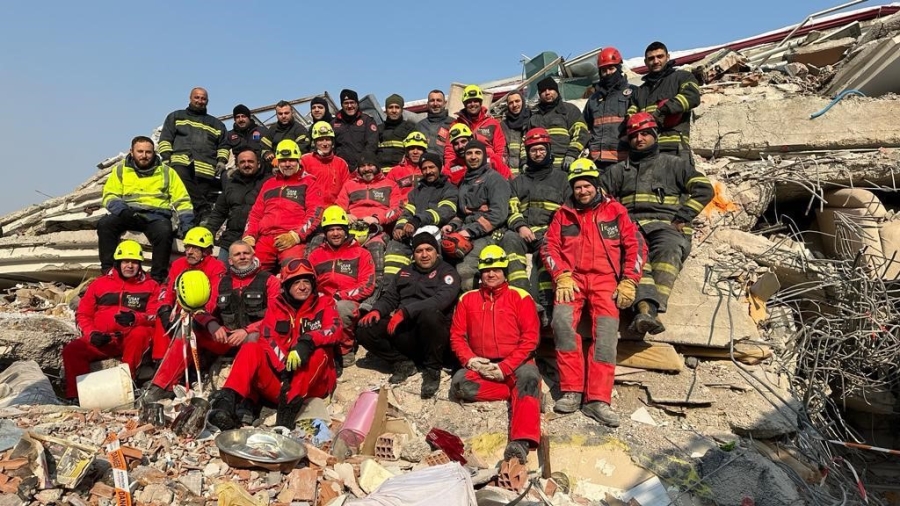 Hem kurtardılar hem de aldıkları ikramiyeleri bağışladılar