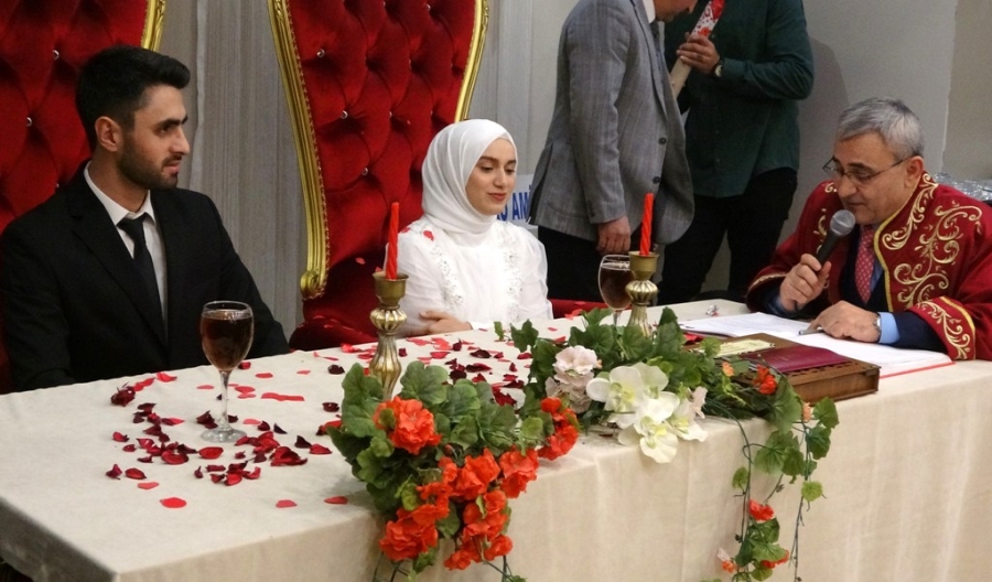 Depremzede çifte Kütahya'da nikah sürprizi