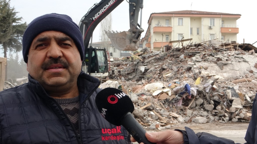 17 kişiye mezar olan Hayat Sitesi’nin kapıcısı o anları anlattı: “Her yeri toz bulutu kapladı” 