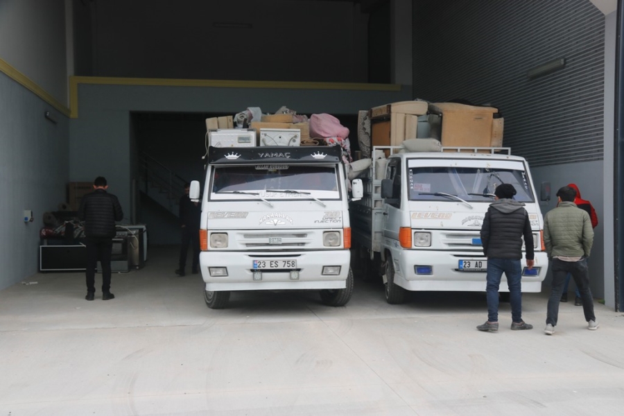 Diyarbakırlı iş adamı, araç ve depolarını depremzedelerin hizmetine açtı