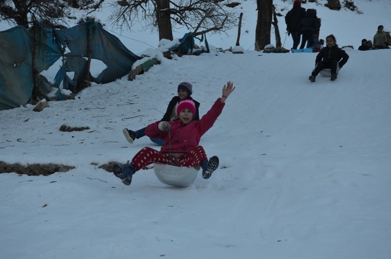 ŞIRNAK’TA ÇOCUKLARIN KAR KEYFİ