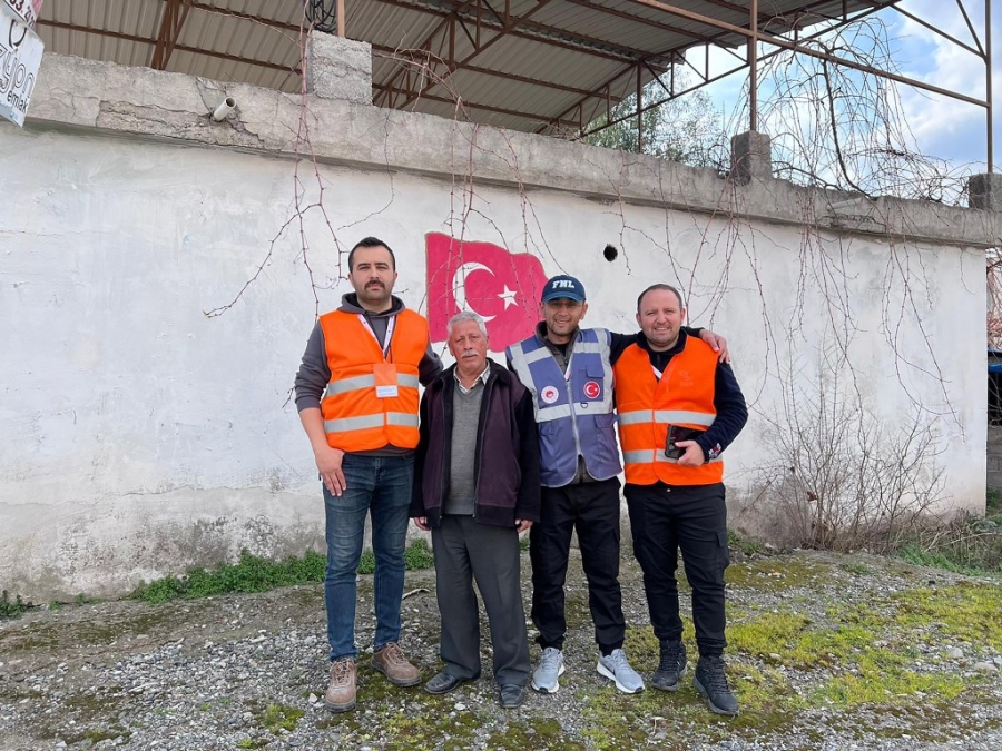 Döşemealtı Belediyesi, deprem bölgesinde hasar tespiti yapıyor 