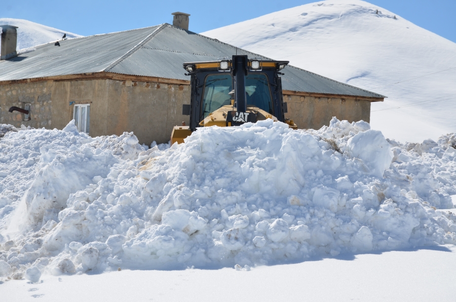 Şırnak’ta kapalı yayla yolları 10 günlük çalışmayla açıldı