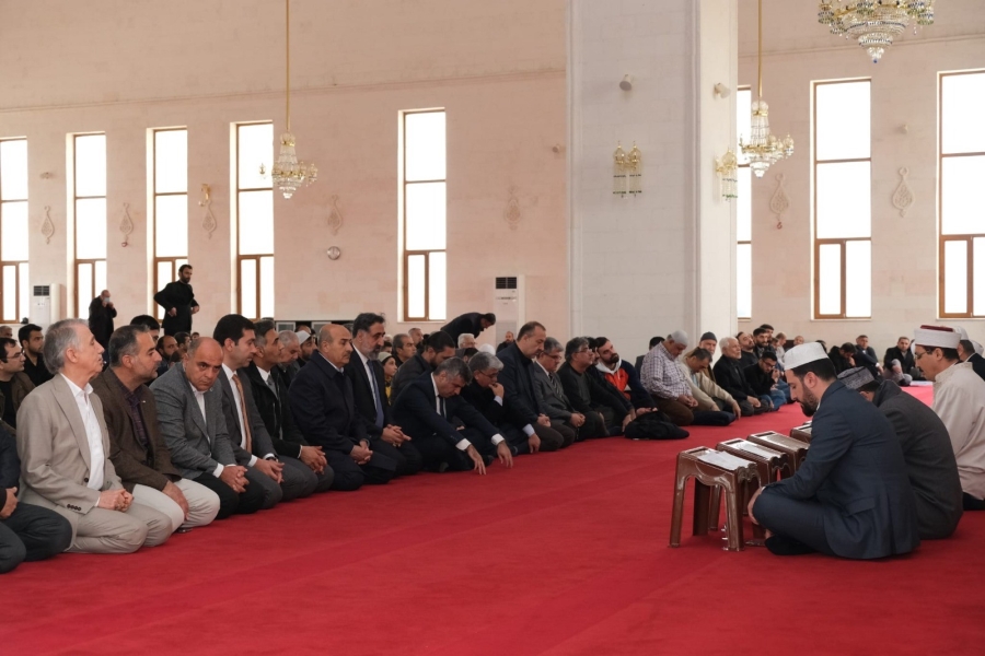 Mardin'de depremde vefat edenler için 3 dilde Mevlit-i Şerif okundu