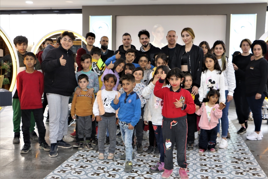 Çadır kentte kalan çocuklar tıraş edildi, cilt bakımları yapıldı