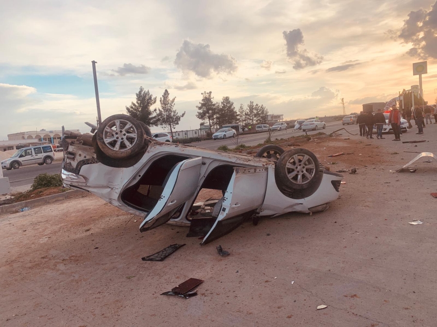 Şanlıurfa'da iki otomobil çarpıştı: 3'ü ağır 5 yaralı