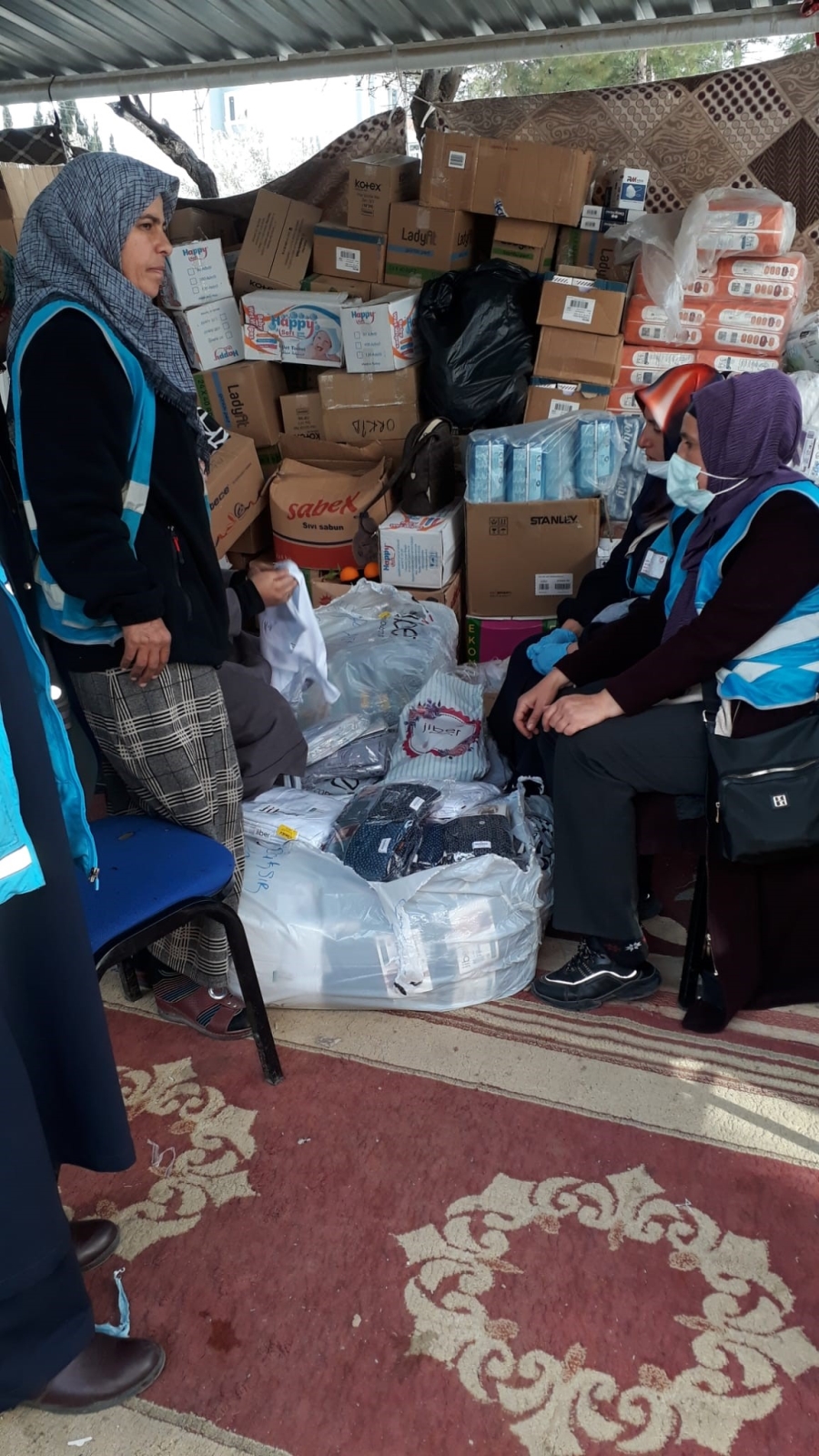 Dicle'deki gönüllü imamlar deprem bölgesinde yaraları sarmaya çalıştı