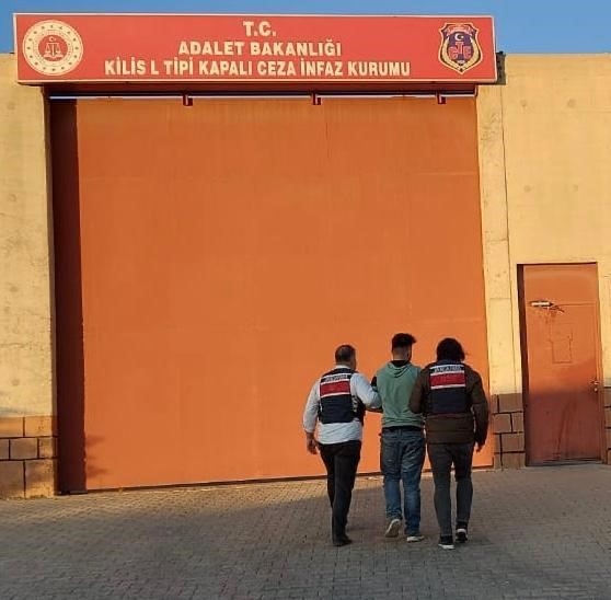 Kilis’te firari hükümlü yol kontrol noktasında yakalandı