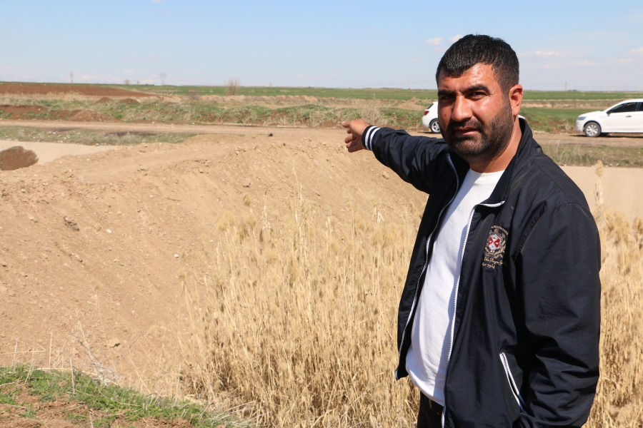 Arazi sorununa çare bulunamayınca iki ilçeye giden tarım suyunu kestiler