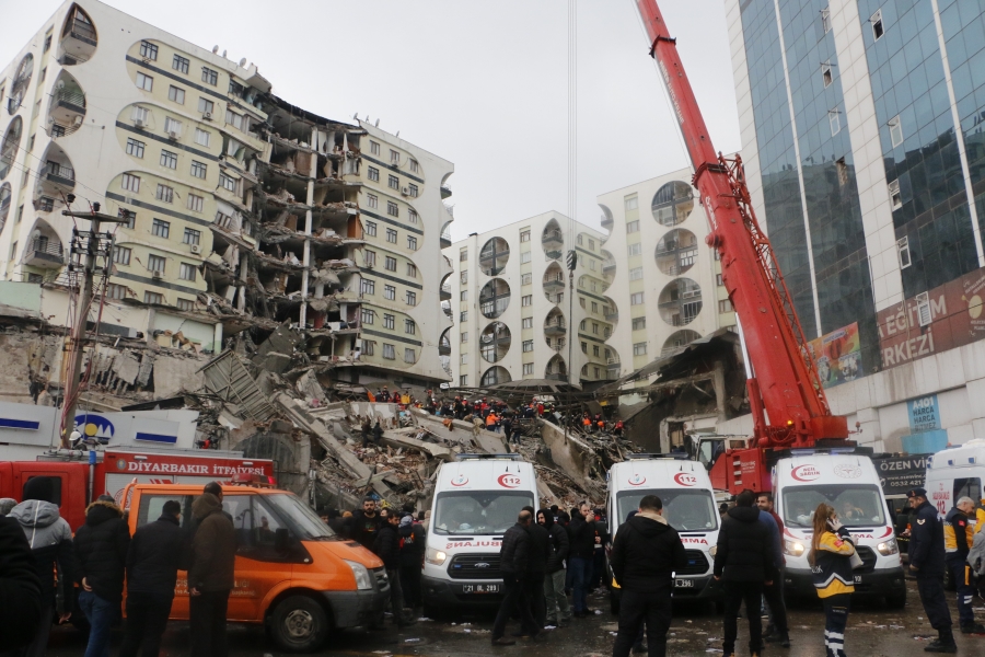 89 kişinin öldüğü iş merkezinin deprem anına ait farklı açıdan görüntü ortaya çıktı