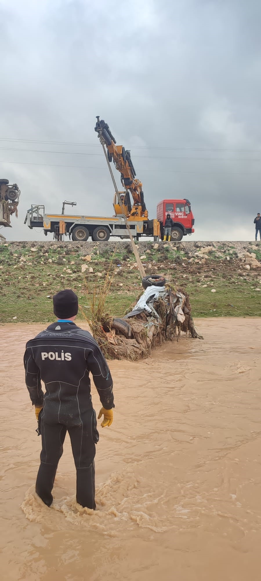 Van polisinden arama kurtarma çalışmalarına destek