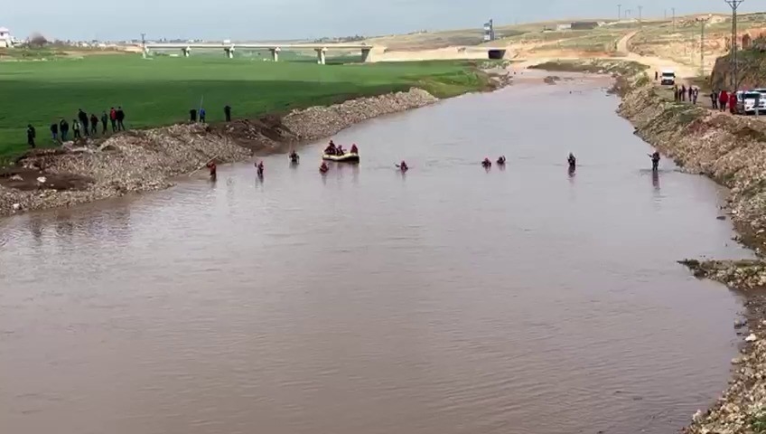 Cırcıp Deresi'nde kaybolan çocuğu arama çalışmaları devam ediyor