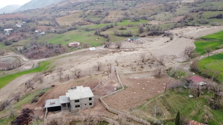 Konteynerin sele kapıldığı yer dron ile görüntülendi