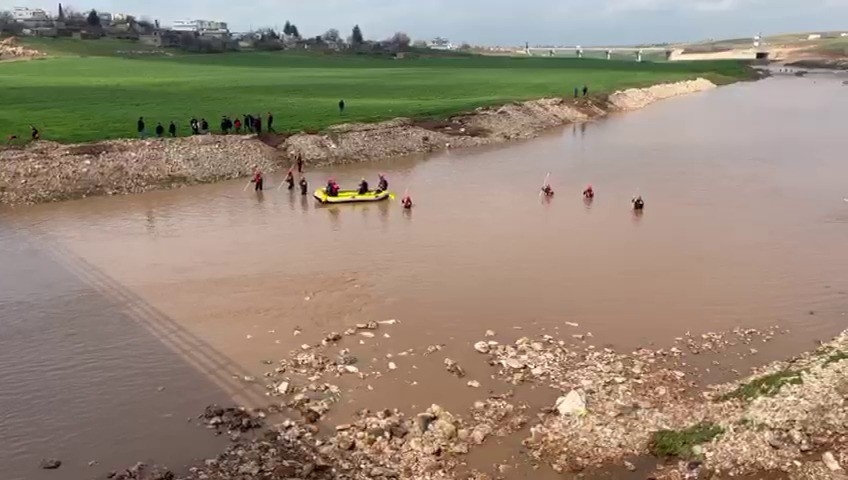 Cırcıp Deresi'nde kaybolan çocuğu arama çalışmaları 3. gününde devam ediyor