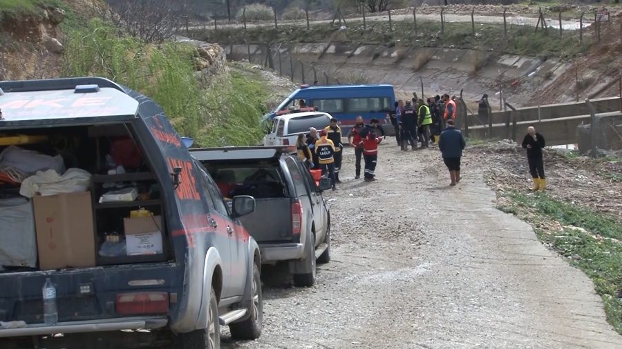 Sel sularına kapılan 2 aylık hamile kadının cenazesine ulaşıldı