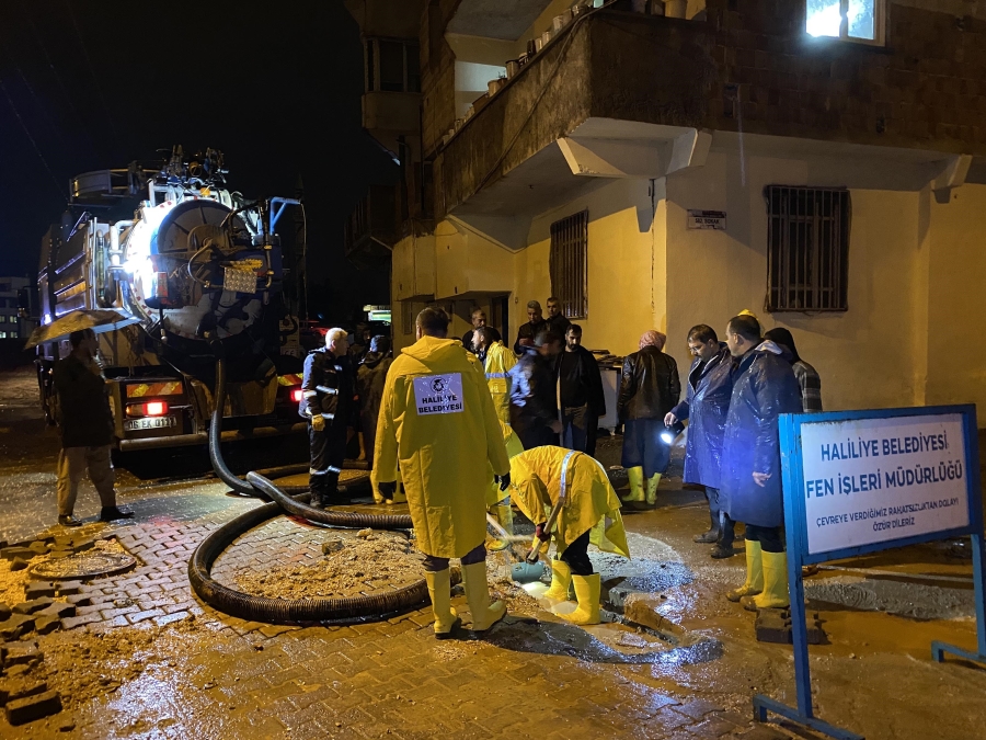 Haliliye’de ekipler sel riskine karşı seferber oldu