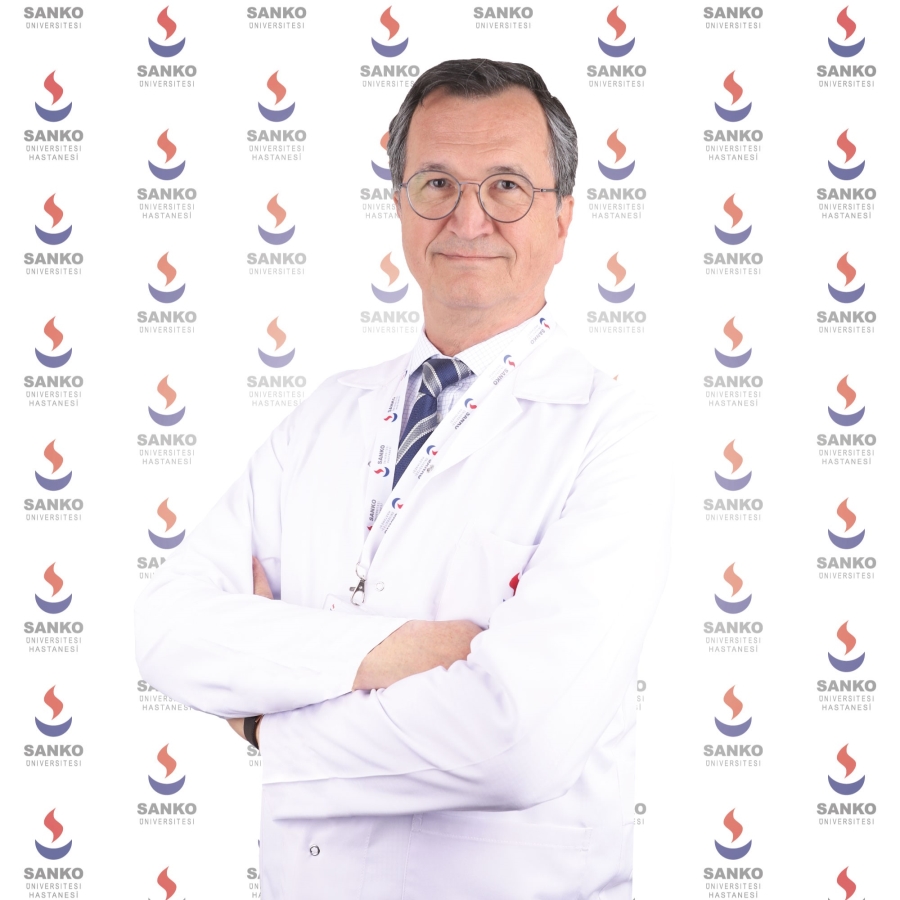 Omurga cerrahisinin önemli isimlerinden Prof. Dr. Zileli, SANKO Üniversitesi Hastanesi’nde