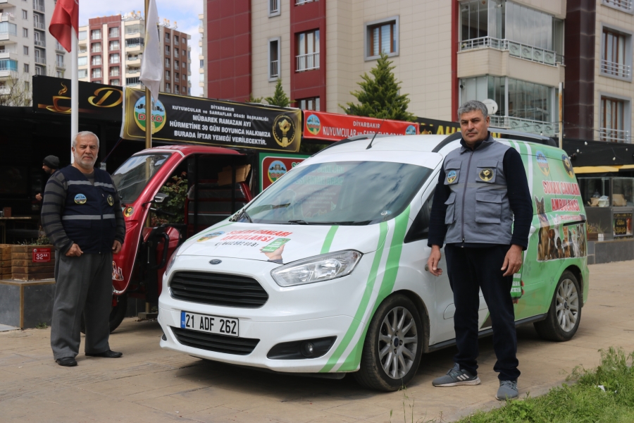 Hayvansever oda başkanı sokak canları için ticari aracı ambulansa çevirdi