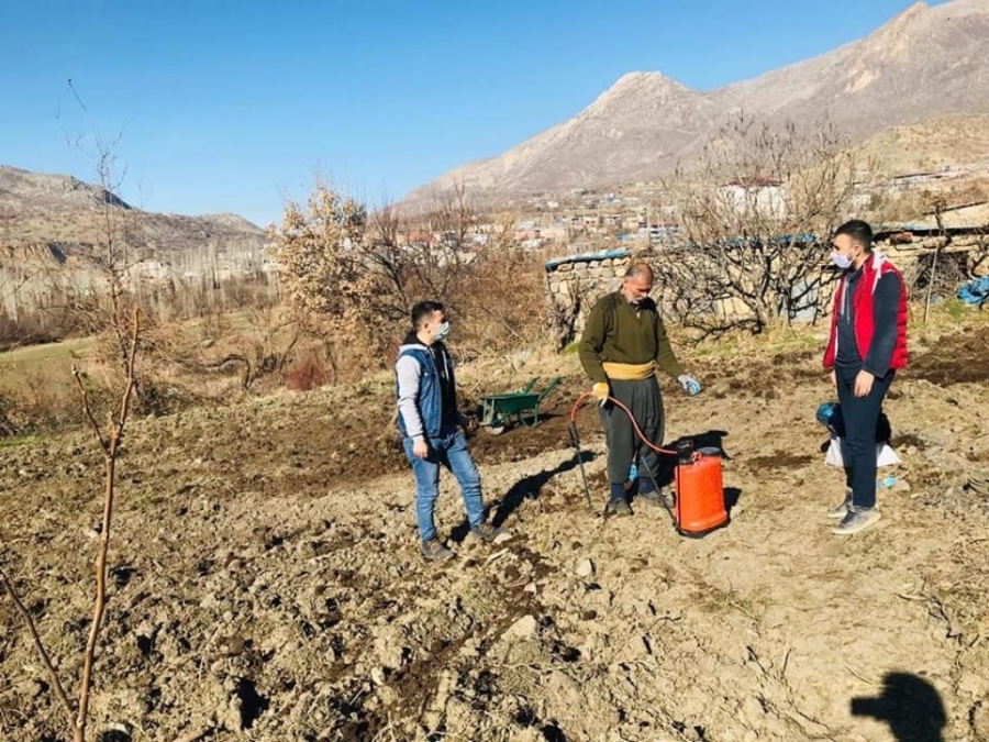 Uludere’de çiftçiye bordo bulamacı eğitimi