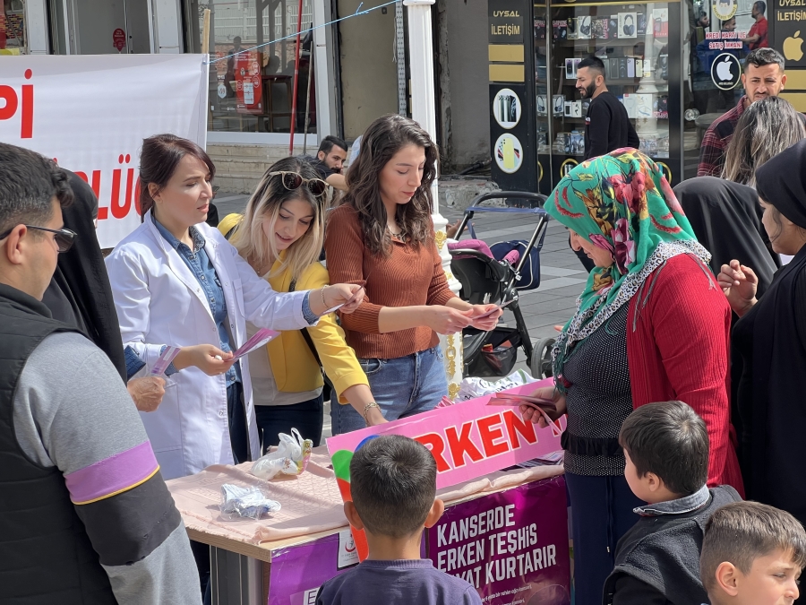 Silopi’de vatandaşlar kanser hakkında bilgilendirildi