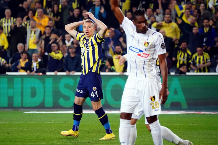 Fenerbahçe Ayağına gelen fırsatı tepti