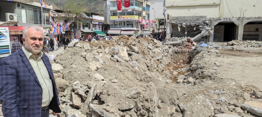 Seçim vaadi olan cami için yıkım çalışmalarına başlandı