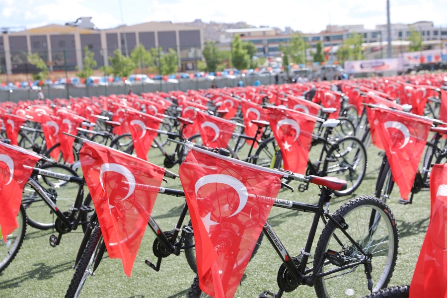 Gaziantep’te bin 27 çocuk için sünnet şöleni