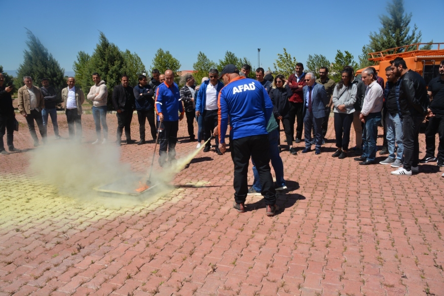 Dicle Üniversitesi personeline afet eğitimi verildi