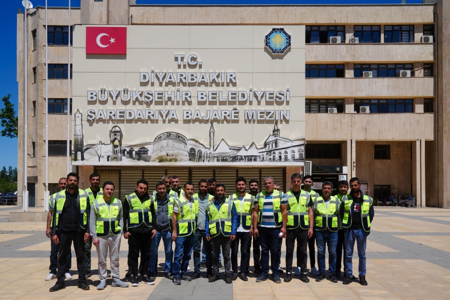 Diyarbakır Büyükşehir Beleyesinin Hatay'da destek verdiği çalışmaları sürüyor