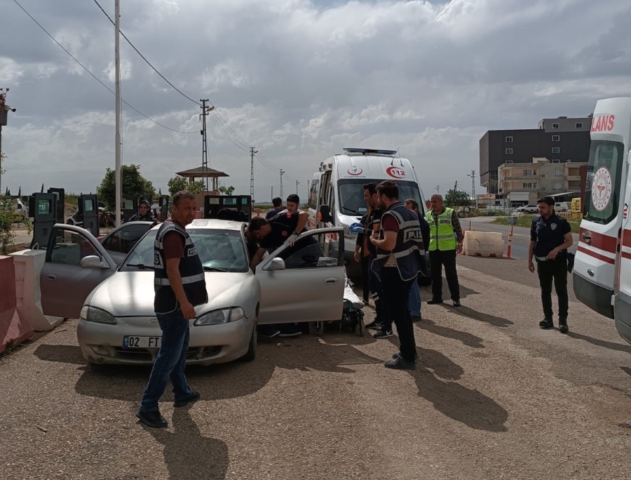 Kalp krizi geçiren sürücüye polislerden hayat kurtaran müdahale