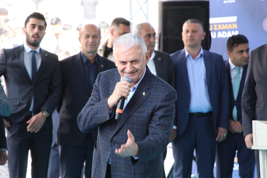 AK Parti Genel Başkanvekili Yıldırım, Şırnak’ta halka hitap etti