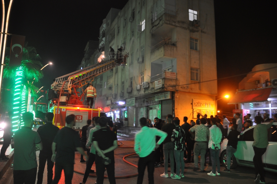 Cizre’de gece yarısı yangın paniği yaşandı