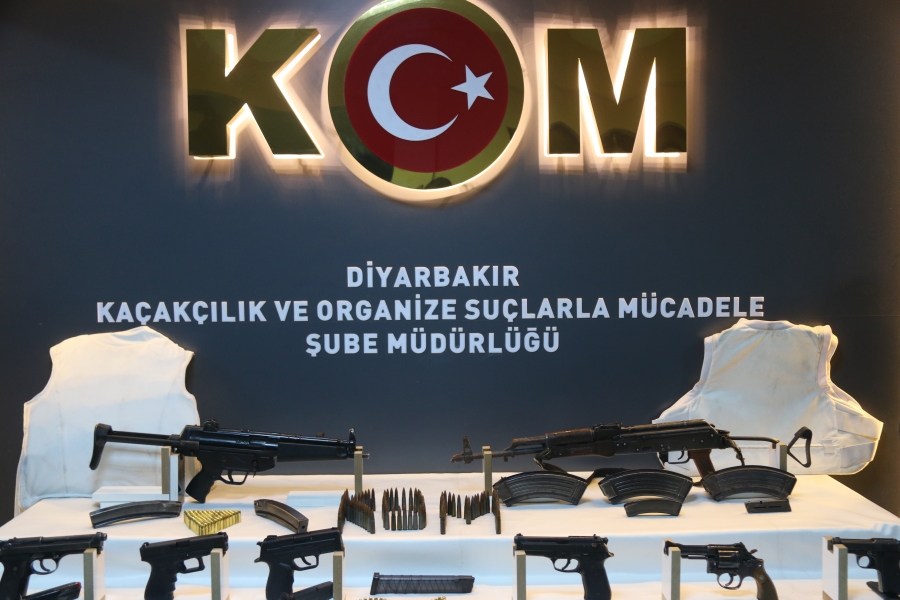 Diyarbakır’da lideri cezaevinde olan suç örgütüne operasyon: 20 gözaltı