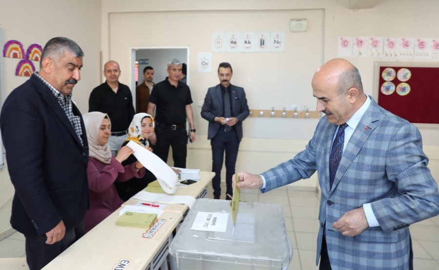 Vali Demirtaş, oyunu kullandı