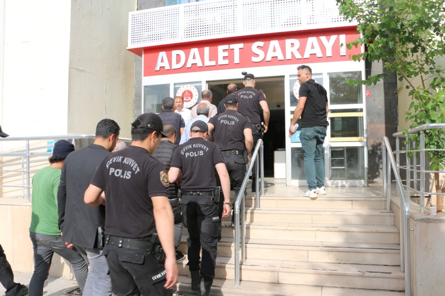 Diyarbakır’da 1'i asker 5 kişinin yaralandığı kavgada 11 kişi tutuklandı