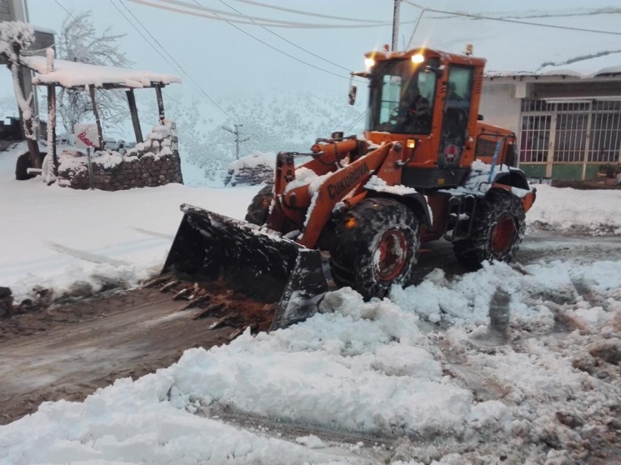 Şırnak’ta kar kenti beyaza bürüdü