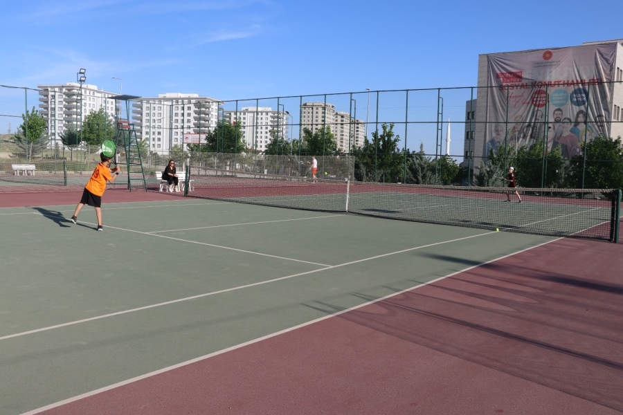 Şanlıurfa'da 19 Mayıs tenis turnuvası