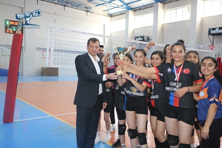 Cizre’de Liseler Arası Kadın Voleybol Turnuvası Finali maçı ile sona erdi