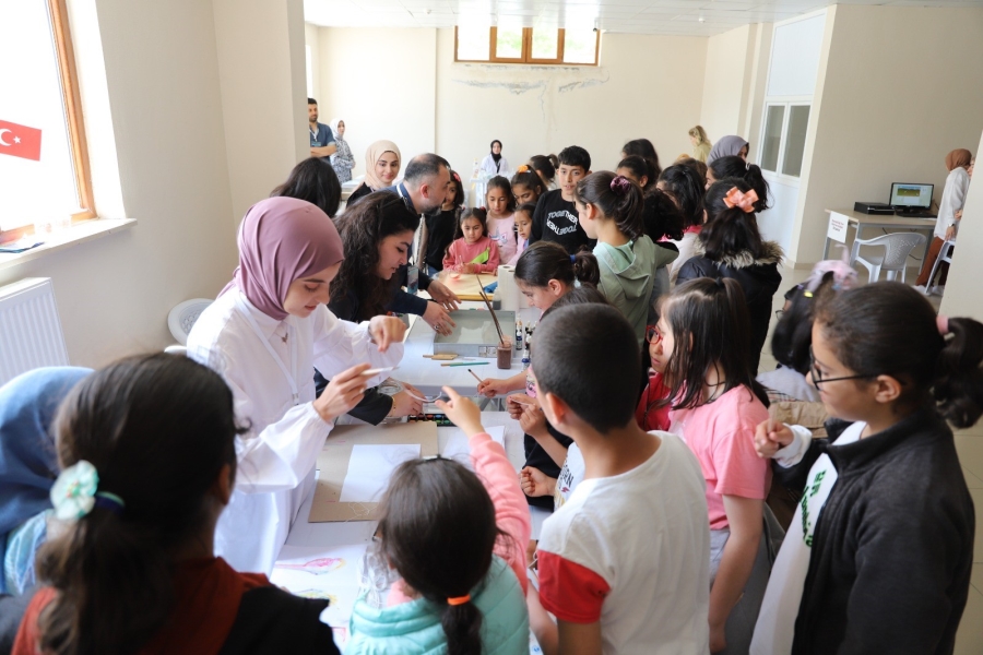 Elazığ’da depremzede çocuklara yönelik bilim şenliği